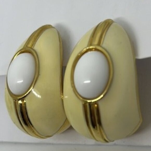Vintage Gold Tone and Cream Enamel with Thermoset Cabochon Pierced Earrings - Picture 2 of 8